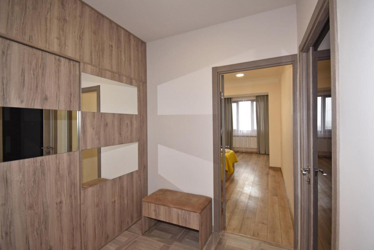 2 Bedroom Apartment, Quiet And Spacious Yerevan Luaran gambar