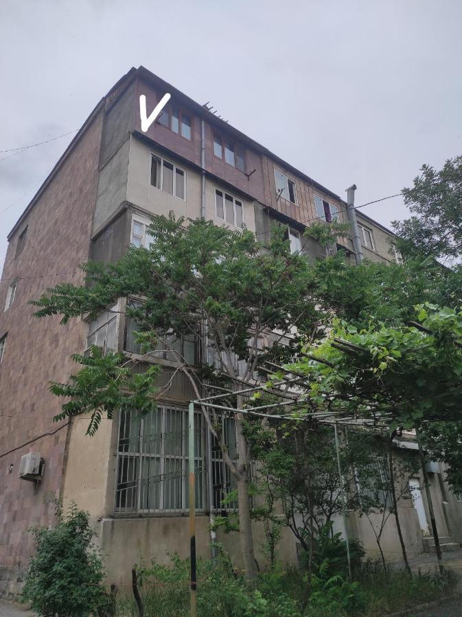 2 Bedroom Apartment, Quiet And Spacious Yerevan Luaran gambar